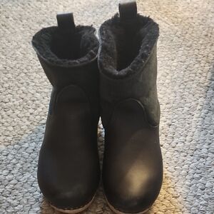 Sven Clogs Size 39